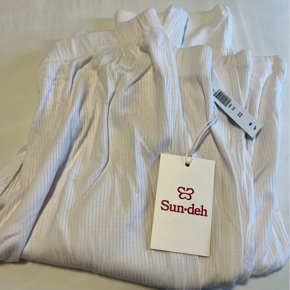 BNWT Aritzia Sunday Best White Tate High Rise Flare Pant - Picture 5 of 6